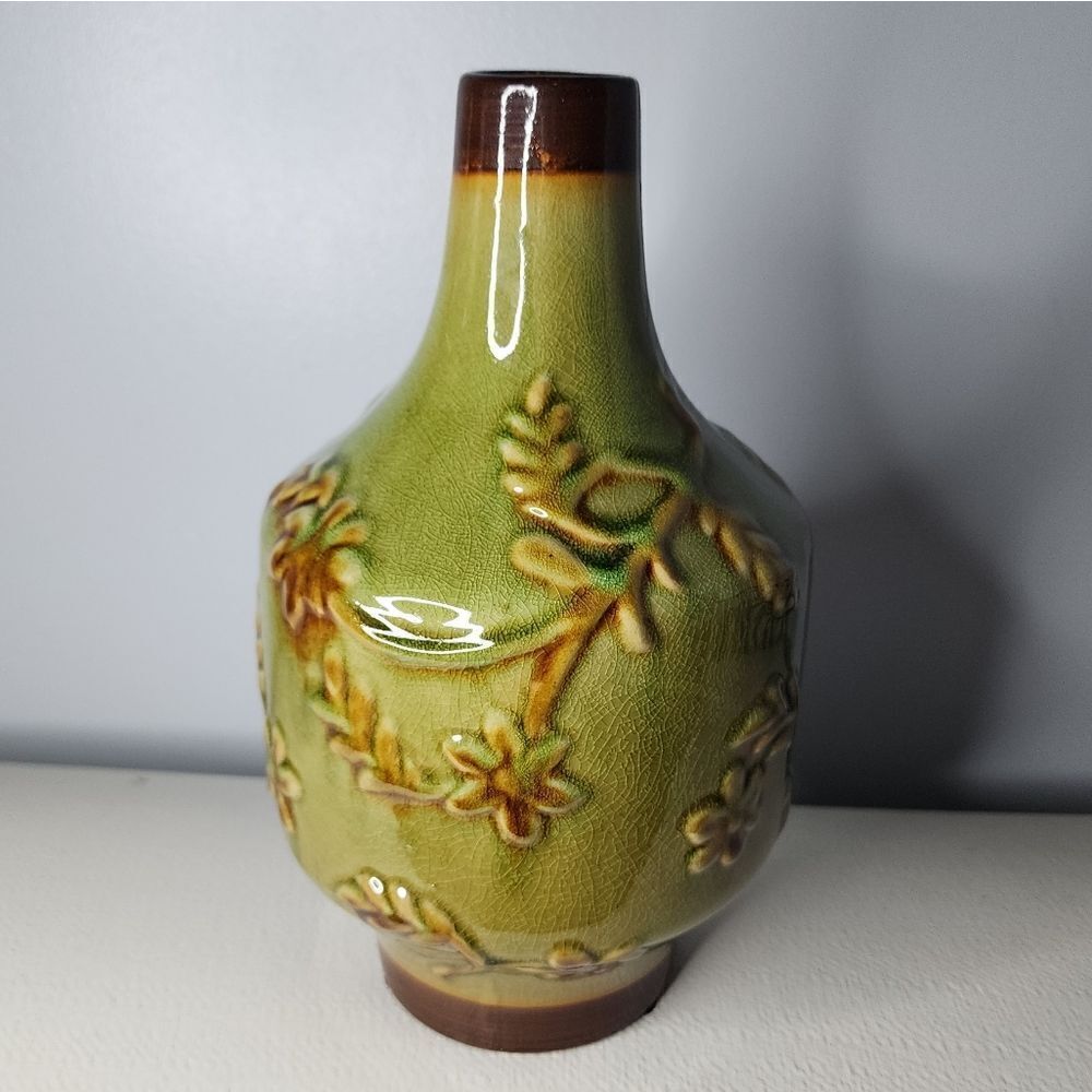 Vtg Hosley TM Potteries Pottery Retro Glazed Ceramic Vase Green Raised Floral